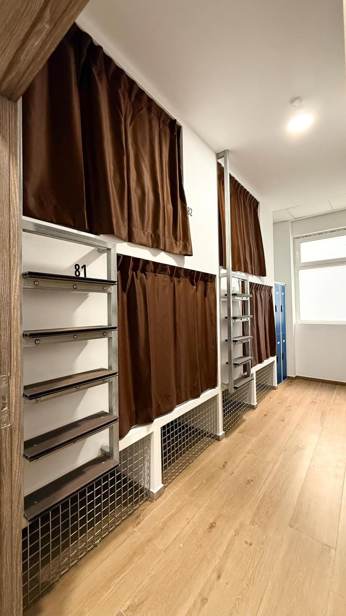 Hostel Bizzbeach Valencia